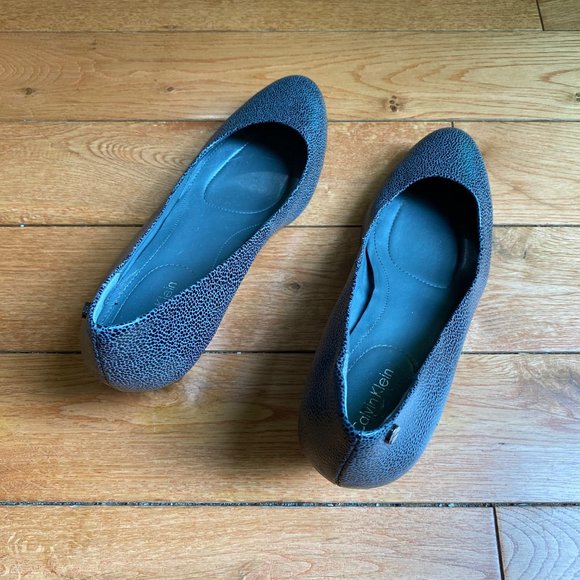 Calvin Klein Gray Saxton Wedge Heels - Picture 2 of 2